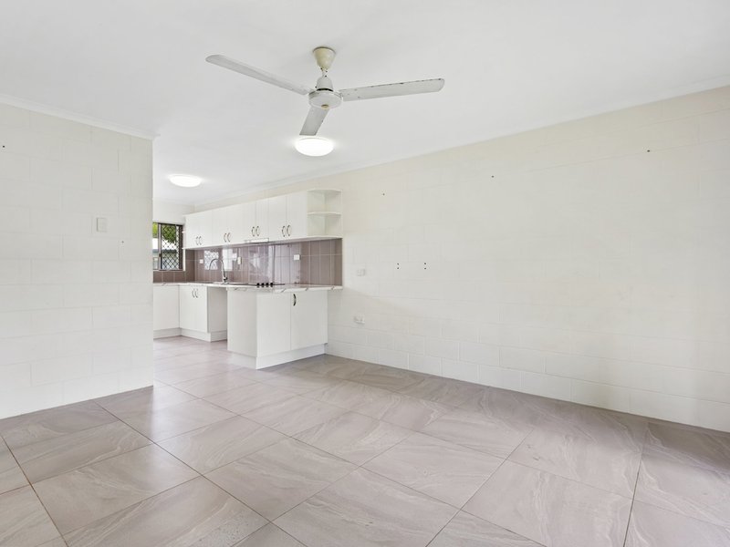 Photo - 9/108-110 Mayers Street, Manunda QLD 4870 - Image 3