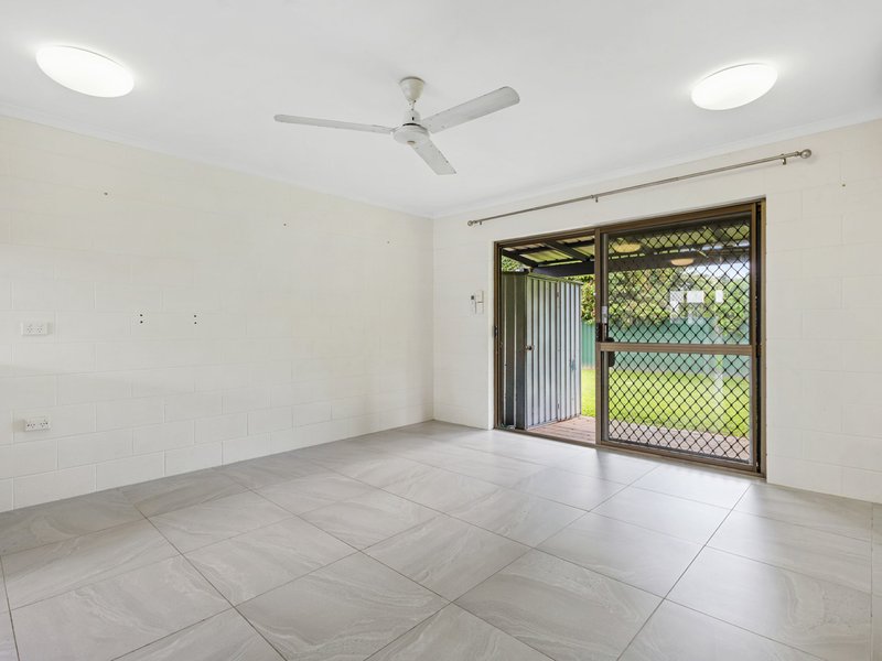 Photo - 9/108-110 Mayers Street, Manunda QLD 4870 - Image 4