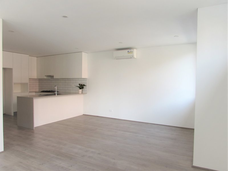 Photo - 9/11-13 Apsley Street, Penshurst NSW 2222 - Image 3