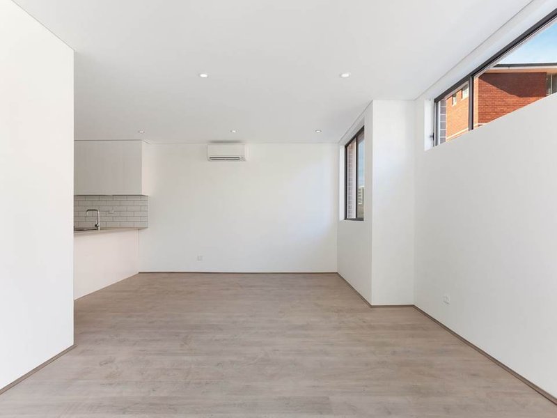 Photo - 9/11-13 Apsley Street, Penshurst NSW 2222 - Image 4