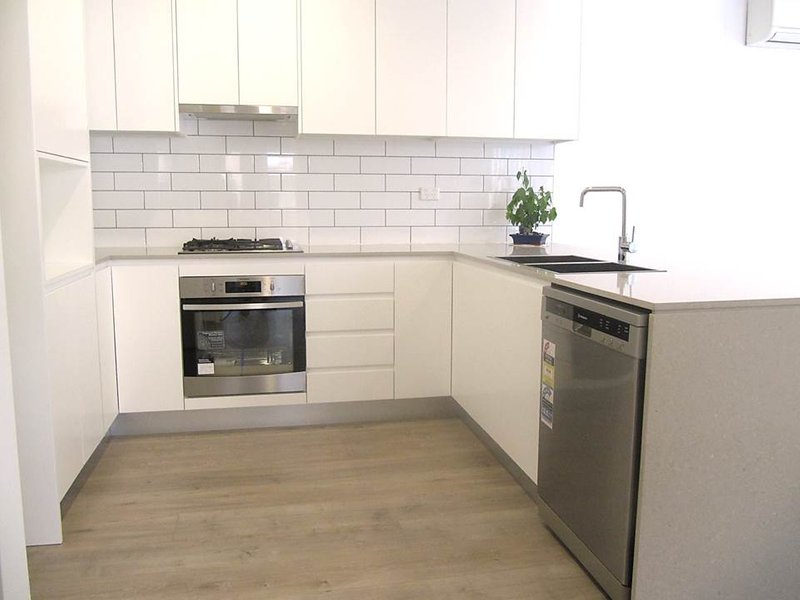 Photo - 9/11-13 Apsley Street, Penshurst NSW 2222 - Image 5