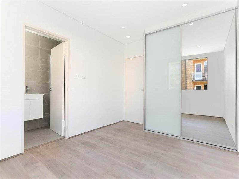 Photo - 9/11-13 Apsley Street, Penshurst NSW 2222 - Image 8