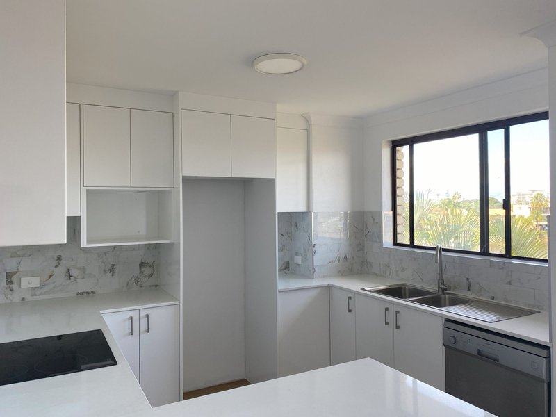 Photo - 9/11-13 Barooga Crescent, Mooloolaba QLD 4557 - Image 2