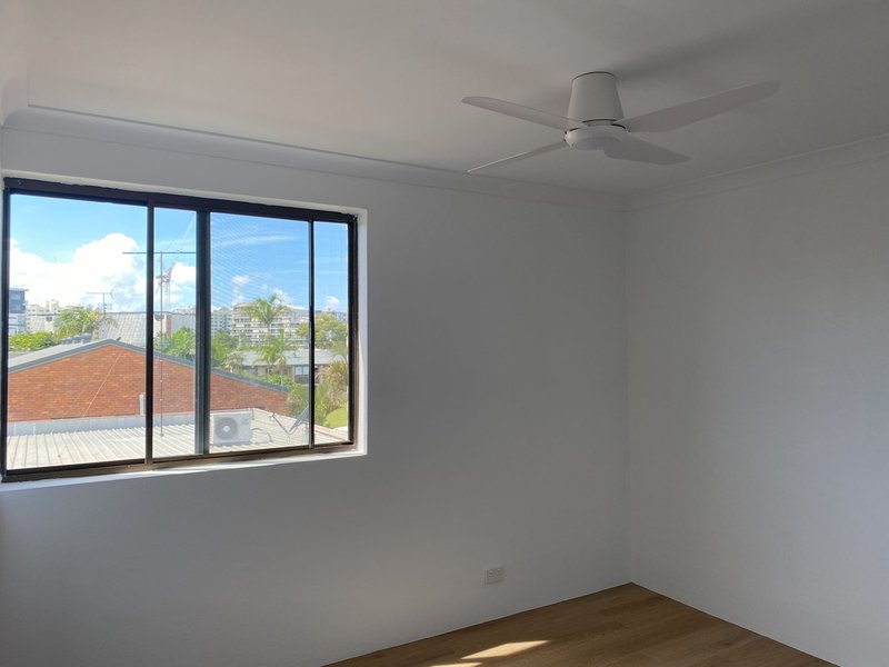 Photo - 9/11-13 Barooga Crescent, Mooloolaba QLD 4557 - Image 7