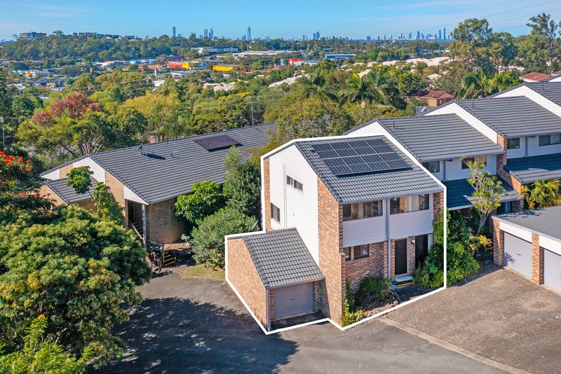 Photo - 9/11 Balfour Crescent, Highland Park QLD 4211 - Image 1