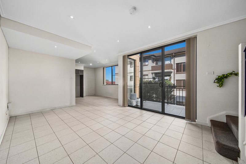 Photo - 9/11 Charles Street, Liverpool NSW 2170 - Image 2