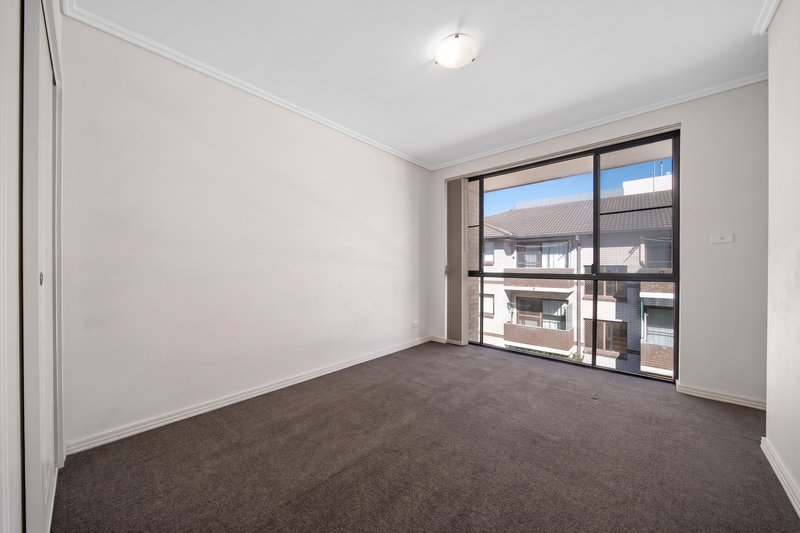 Photo - 9/11 Charles Street, Liverpool NSW 2170 - Image 5