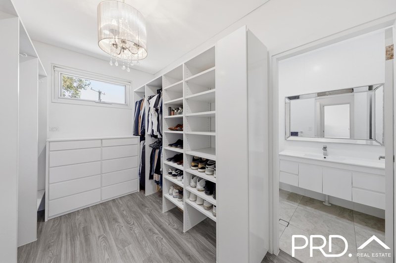 Photo - 911 Henry Lawson Drive, Picnic Point NSW 2213 - Image 11