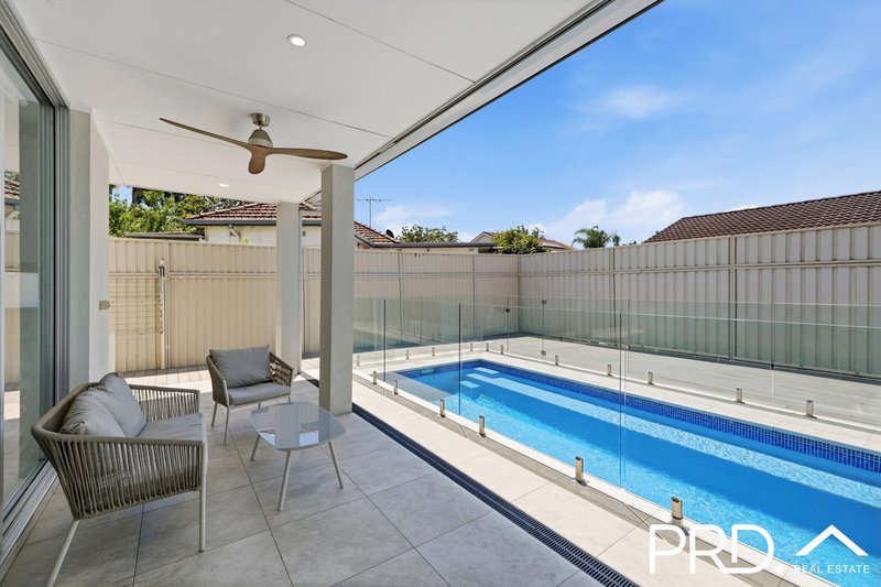 Photo - 911 Henry Lawson Drive, Picnic Point NSW 2213 - Image 15