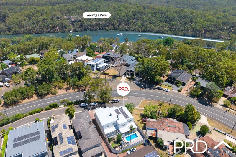 Photo - 911 Henry Lawson Drive, Picnic Point NSW 2213 - Image 18