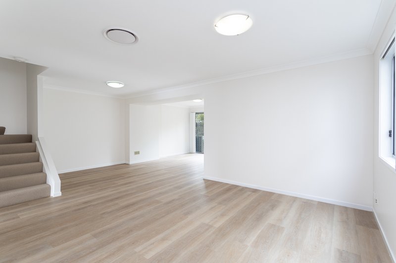 Photo - 9/110 Lexey Crescent, Wakerley QLD 4154 - Image 4