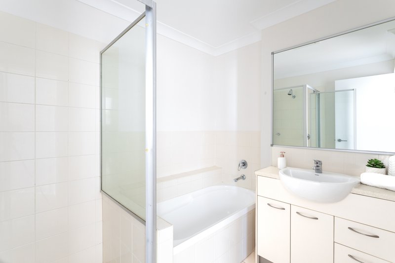 Photo - 9/110 Lexey Crescent, Wakerley QLD 4154 - Image 9