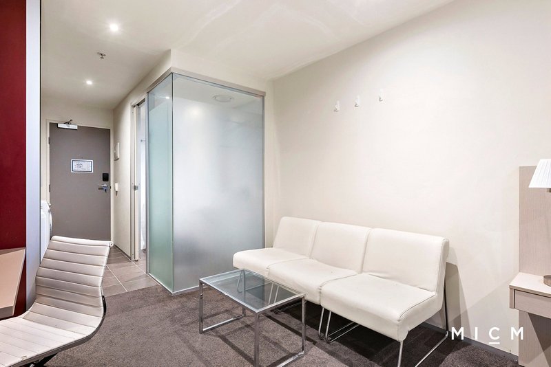 Photo - 911/181 Abeckett Street, Melbourne VIC 3000 - Image 7
