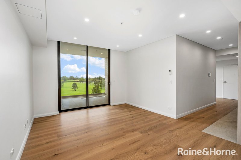 Photo - 911/32 Civic Way, Rouse Hill NSW 2155 - Image 4