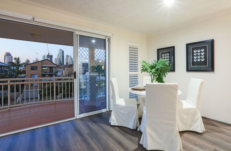 Photo - 9/12-14 Britannia Ave , Broadbeach QLD 4218 - Image 8