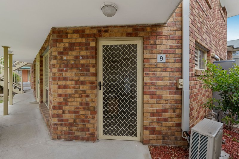 Photo - 9/12-20 Ballantine Street, Chermside QLD 4032 - Image 2