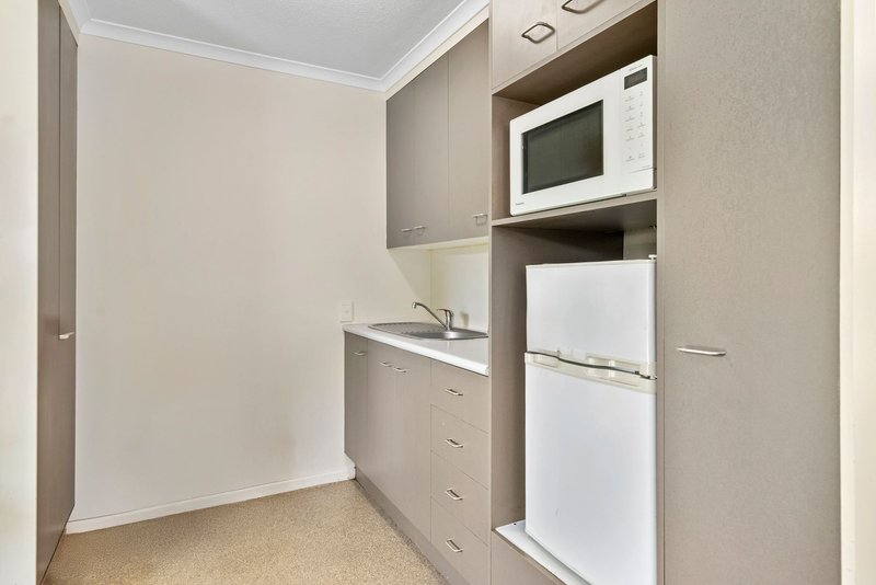 Photo - 9/12-20 Ballantine Street, Chermside QLD 4032 - Image 6