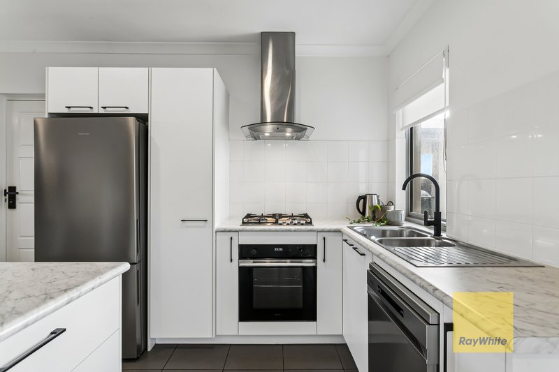 Photo - 9/12 Heath Road, Kalamunda WA 6076 - Image 7