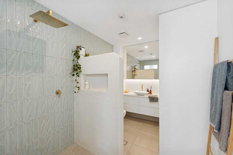 Photo - 91/210 Surf Parade, Surfers Paradise QLD 4217 - Image 6