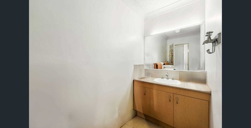 Photo - 9/13-15 Illawong Street, Surfers Paradise QLD 4217 - Image 2