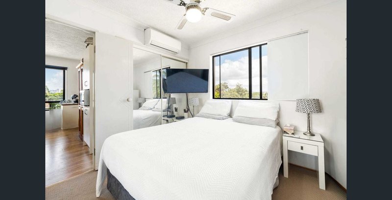 Photo - 9/13-15 Illawong Street, Surfers Paradise QLD 4217 - Image 7