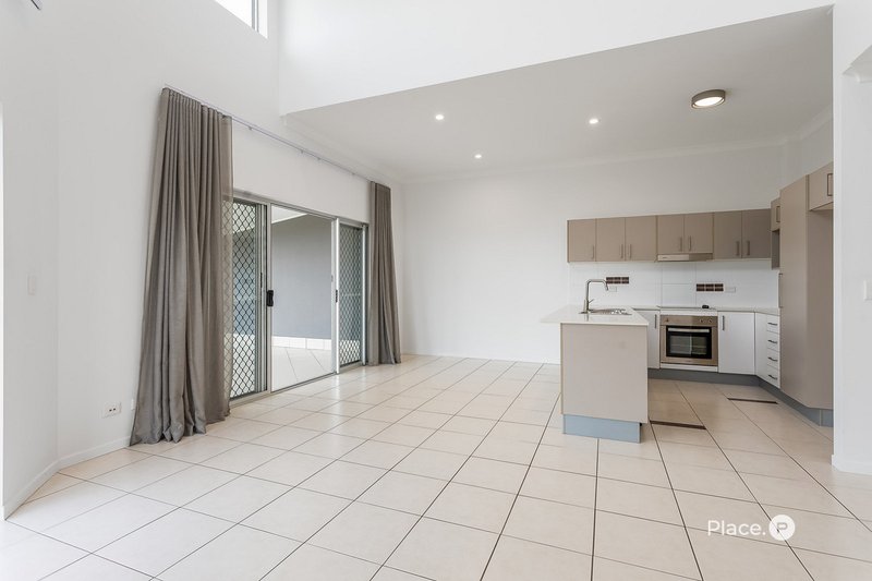 Photo - 9/13-15 Lane Street, Clontarf QLD 4019 - Image 11