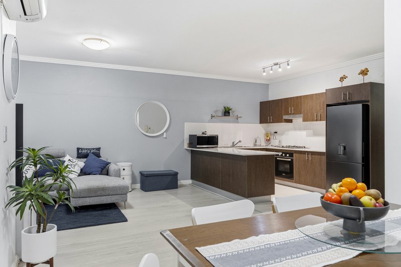 Photo - 9/13-19 Robert Street, Penrith NSW 2750 - Image 2