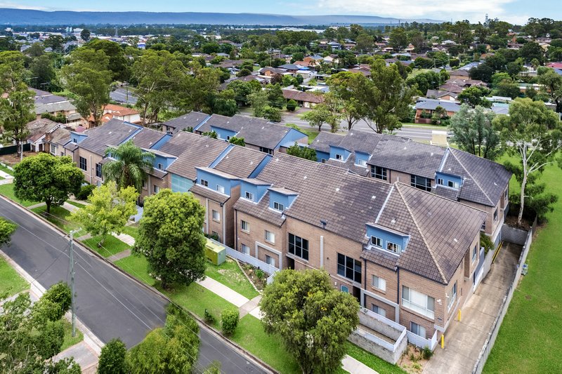 Photo - 9/13-19 Robert Street, Penrith NSW 2750 - Image 12