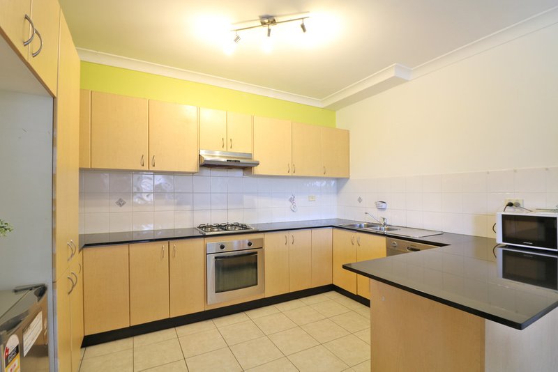 Photo - 9/14-18 Fairlight Avenue, Fairfield NSW 2165 - Image 4