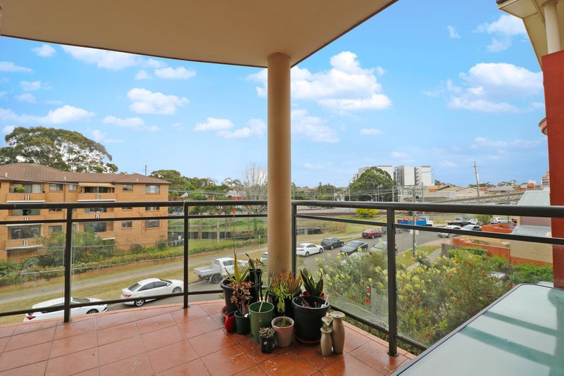 Photo - 9/14-18 Fairlight Avenue, Fairfield NSW 2165 - Image 9