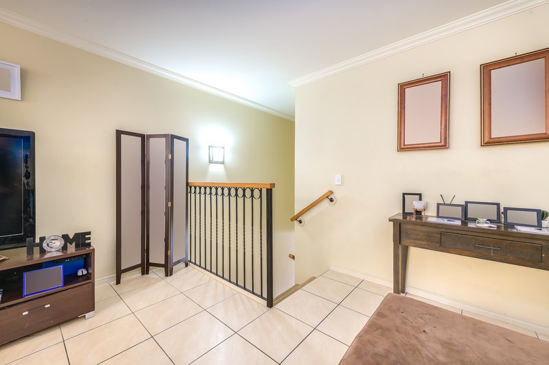 Photo - 91/4 University Drive, Robina QLD 4226 - Image 7