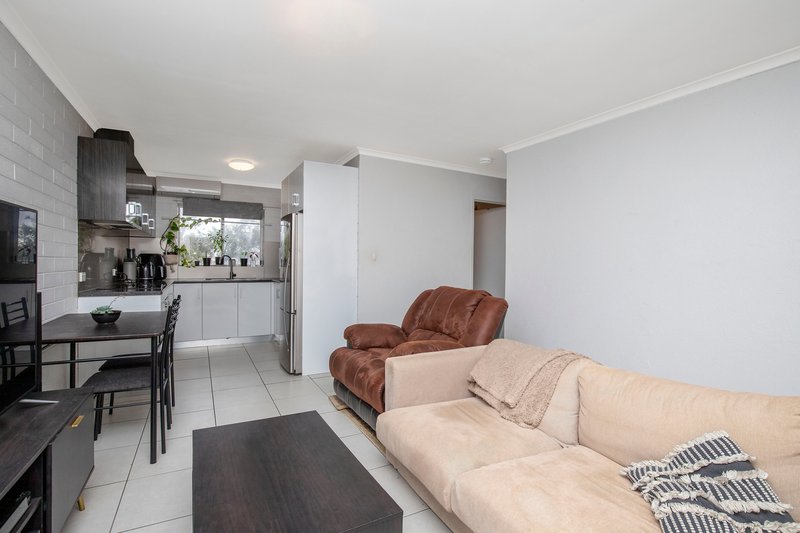 Photo - 9/144 Seaview Road, Henley Beach South SA 5022 - Image 6