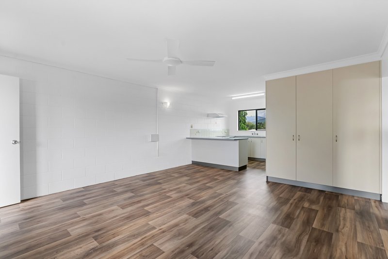 Photo - 9/15-17 Earl Street, Westcourt QLD 4870 - Image 1