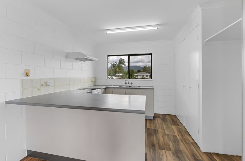 Photo - 9/15-17 Earl Street, Westcourt QLD 4870 - Image 6