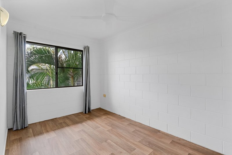 Photo - 9/15-17 Earl Street, Westcourt QLD 4870 - Image 9
