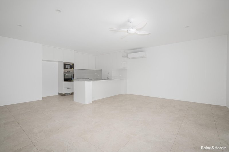 Photo - 9/15 Shell Street, Urangan QLD 4655 - Image 6