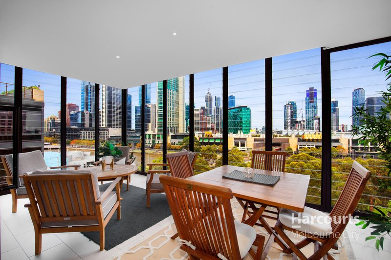 Photo - 915/555 Flinders Street, Melbourne VIC 3000 - Image 3