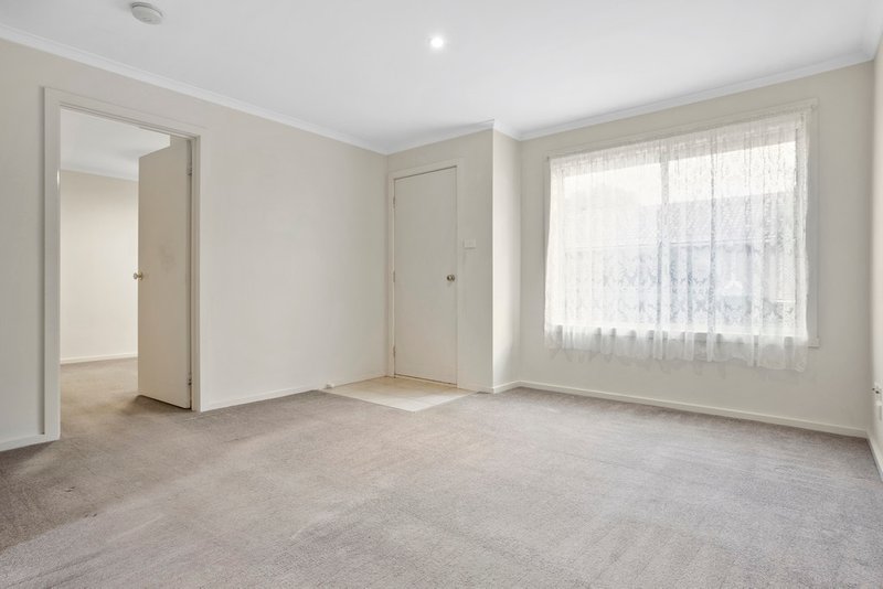 Photo - 9/16-18 Russell Street, Werribee VIC 3030 - Image 2