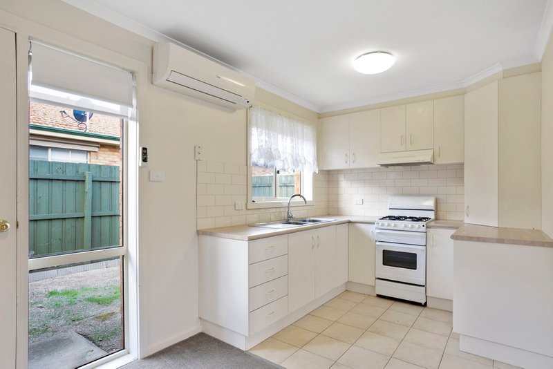 Photo - 9/16-18 Russell Street, Werribee VIC 3030 - Image 3