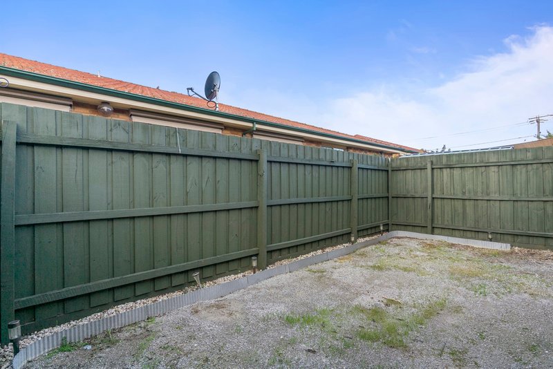 Photo - 9/16-18 Russell Street, Werribee VIC 3030 - Image 6