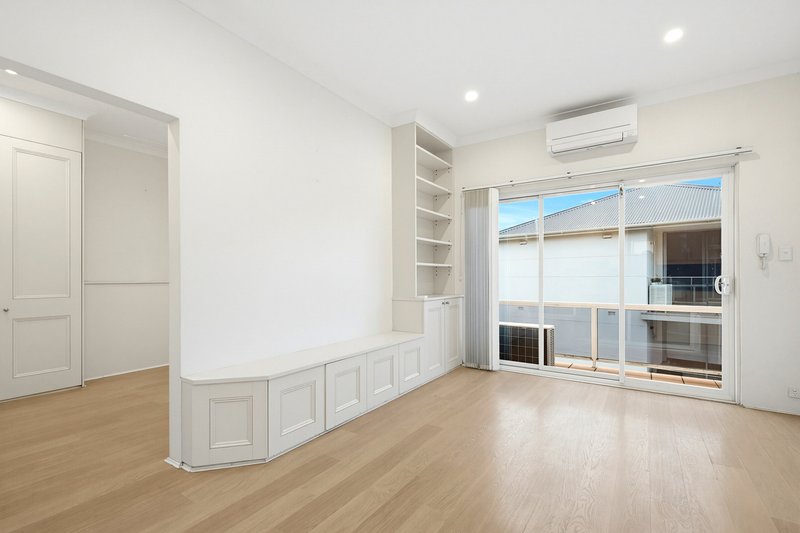 Photo - 9/16 Coast Avenue, Cronulla NSW 2230 - Image 2