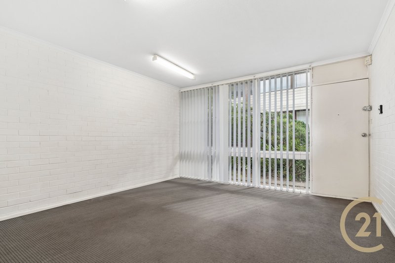 Photo - 9/17-19 Lachlan Street, Warwick Farm NSW 2170 - Image 4