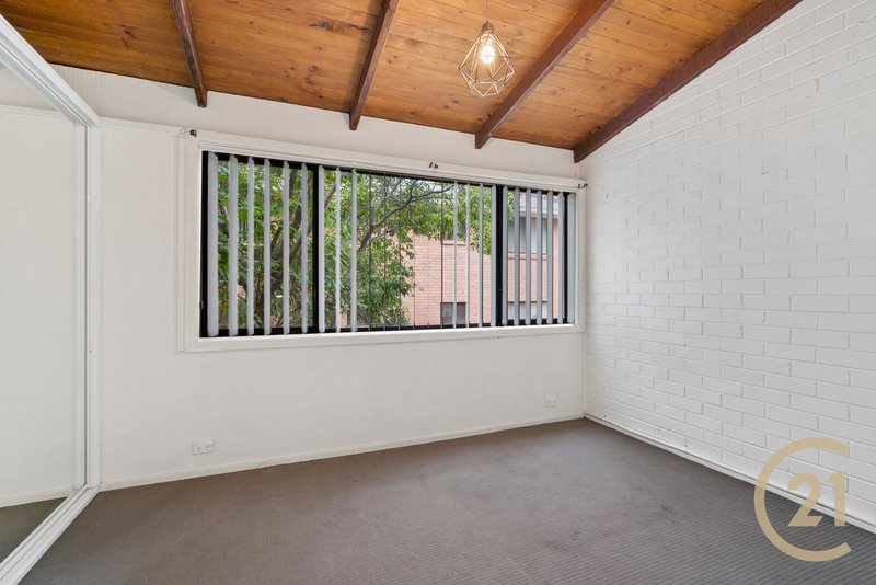 Photo - 9/17-19 Lachlan Street, Warwick Farm NSW 2170 - Image 6