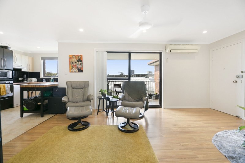 Photo - 9/18 Garden Street, Southport QLD 4215 - Image 2