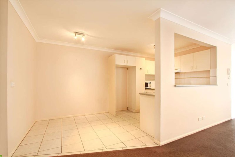 Photo - 9/19 Atchison Street, Wollongong NSW 2500 - Image 2