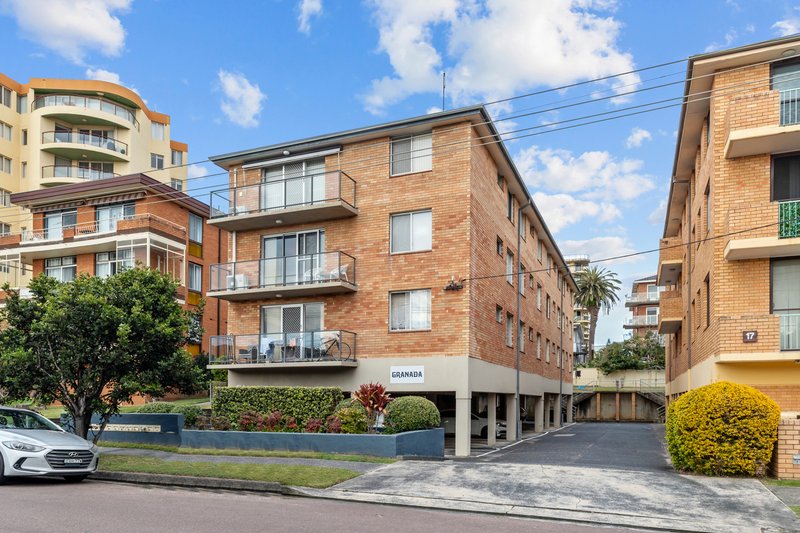 Photo - 9/19 Ocean Parade, The Entrance NSW 2261 - Image 1