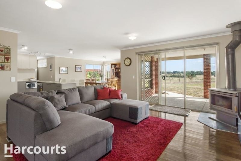 Photo - 919 Sebastopol-Smythesdale Road, Ross Creek VIC 3351 - Image 3