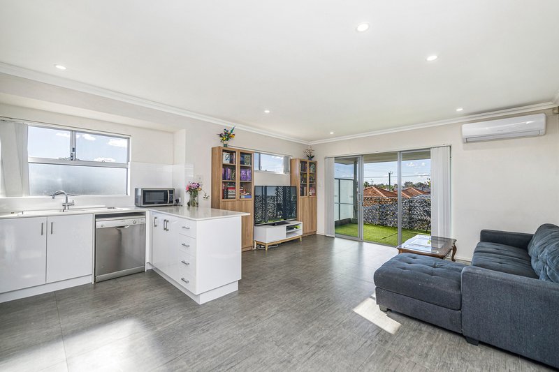 Photo - 9/19 Streatham Street, Beckenham WA 6107 - Image 2