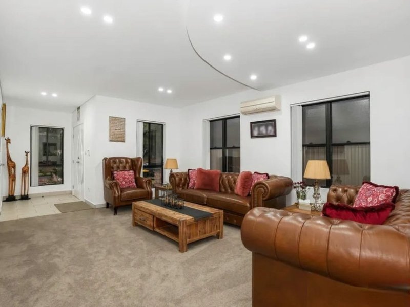 Photo - 91A Dennistoun Avenue, Guildford NSW 2161 - Image 12