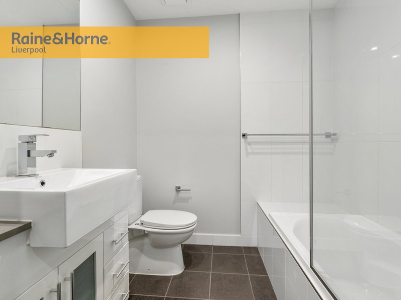 Photo - 91A Mary Ann Drive, Glenfield NSW 2167 - Image 6